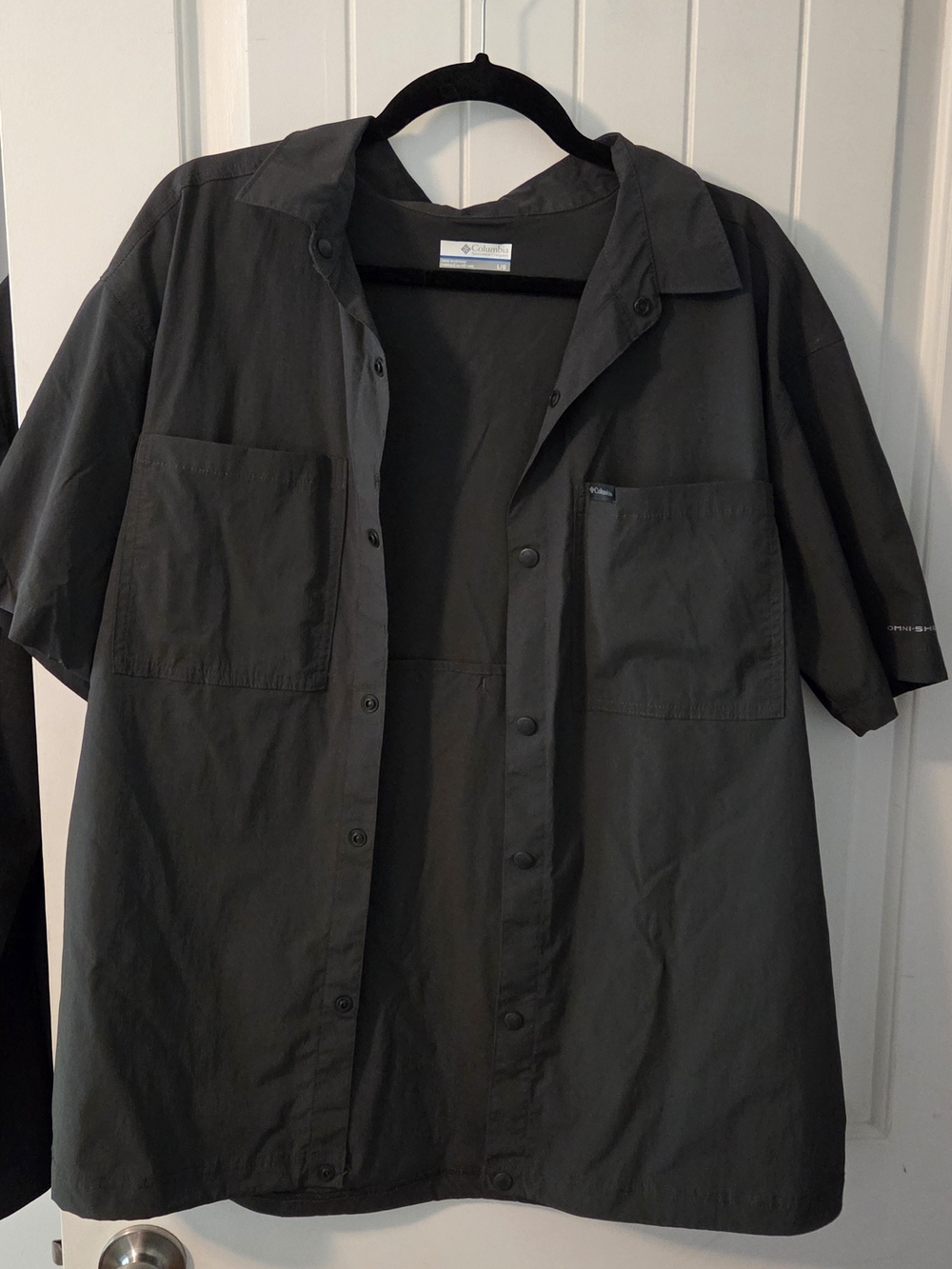 Columbia Black Short-Sleeve Lightweight Shirt Jacket